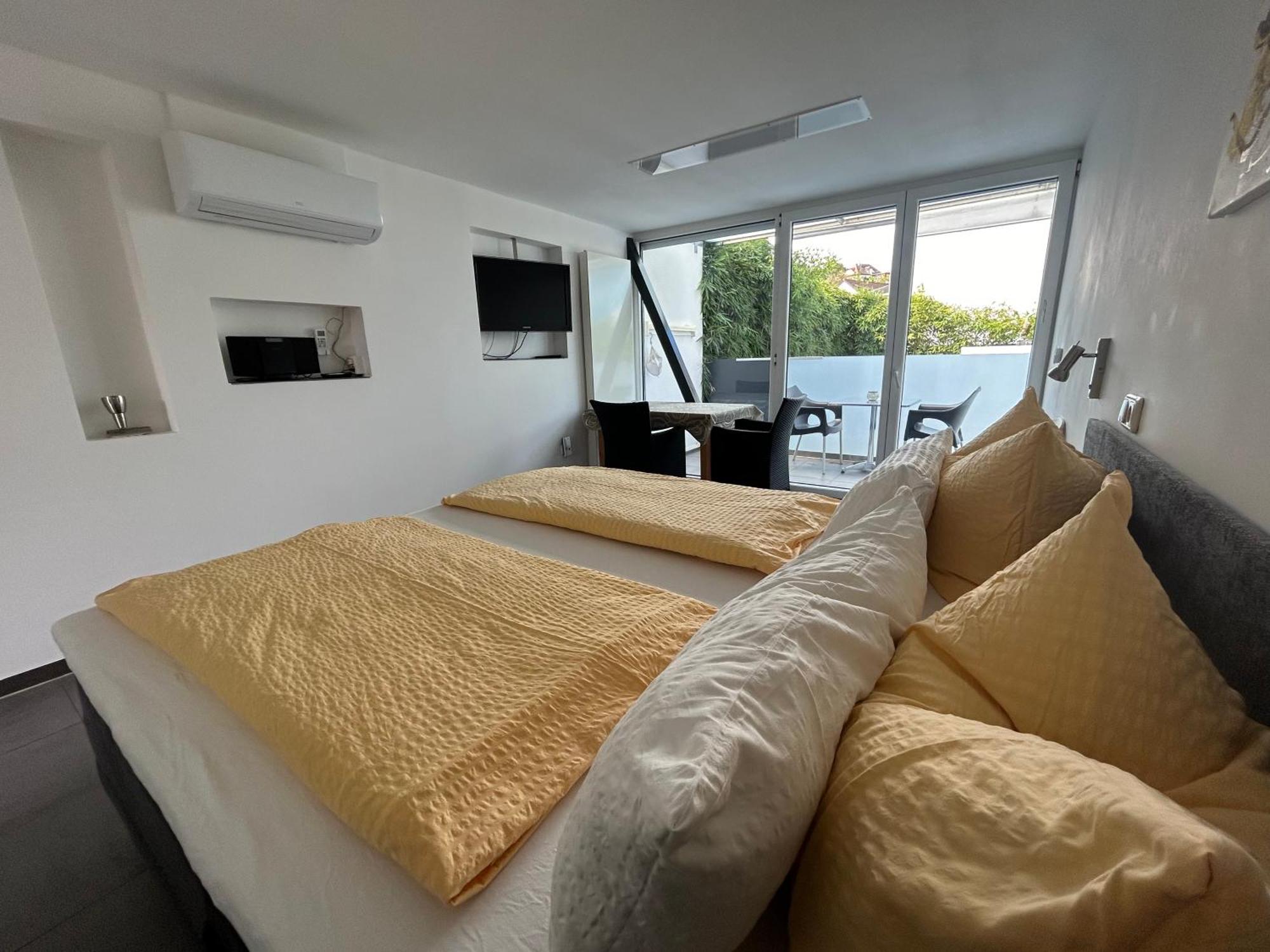 Gaestehaus Sommertal Mit Pool Im Garten, Eigener Parkplatz, 800M Zum Bodensee, 300M Zur Altstadt Мерсбург Екстер'єр фото