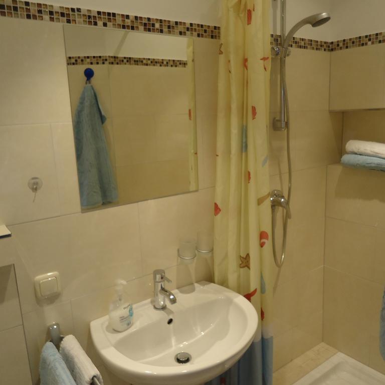 Gaestehaus Sommertal Mit Pool Im Garten, Eigener Parkplatz, 800M Zum Bodensee, 300M Zur Altstadt Мерсбург Екстер'єр фото
