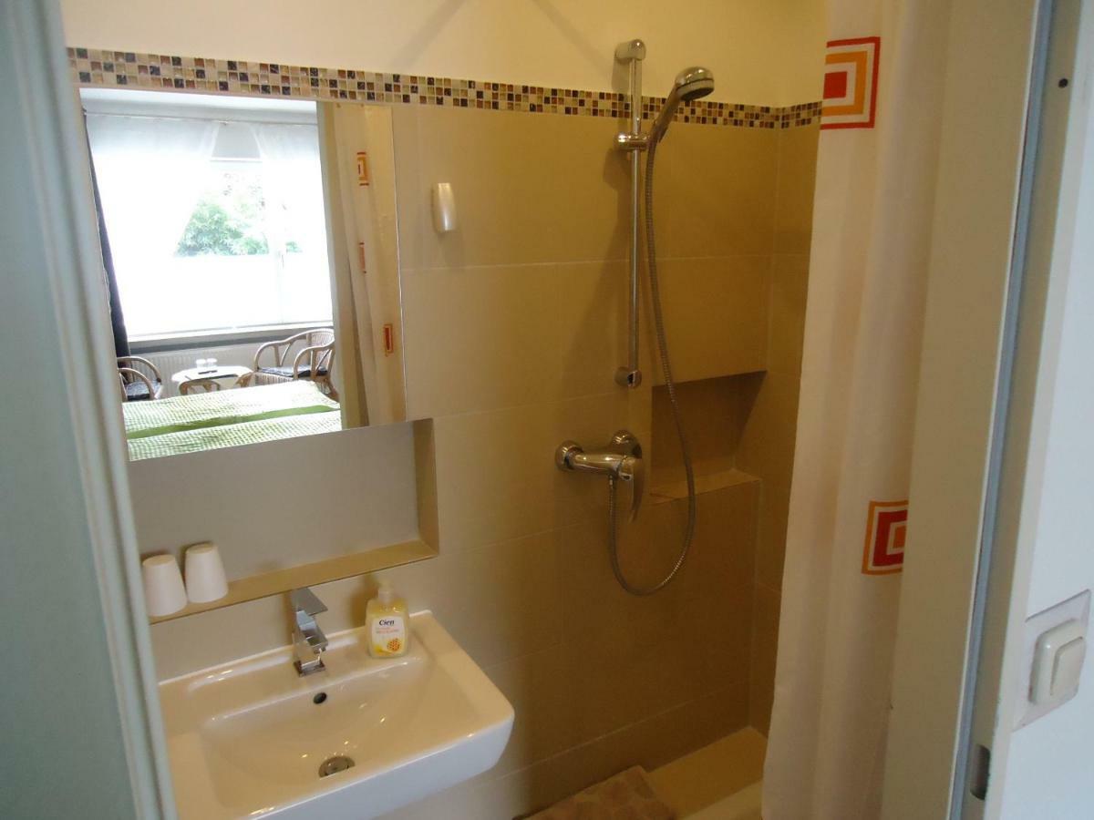 Gaestehaus Sommertal Mit Pool Im Garten, Eigener Parkplatz, 800M Zum Bodensee, 300M Zur Altstadt Мерсбург Екстер'єр фото